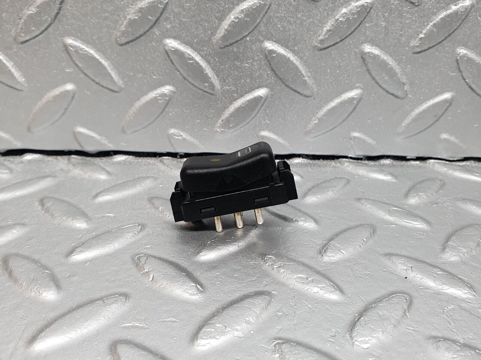 41648 Mercedes-Benz W124 200E Rear Windscreen Defroster Switch 1248201010