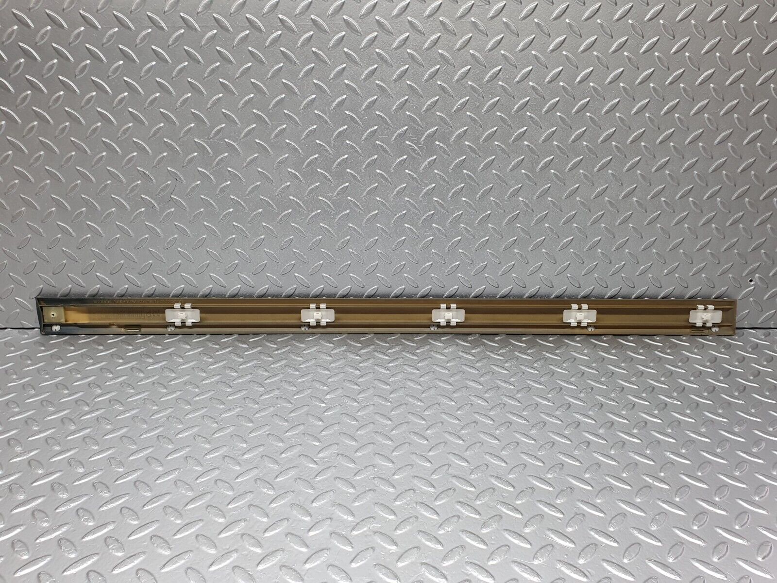 41804 Mercedes-Benz W202 C200 Front Right Door Centre Moulding Trim 2026909462