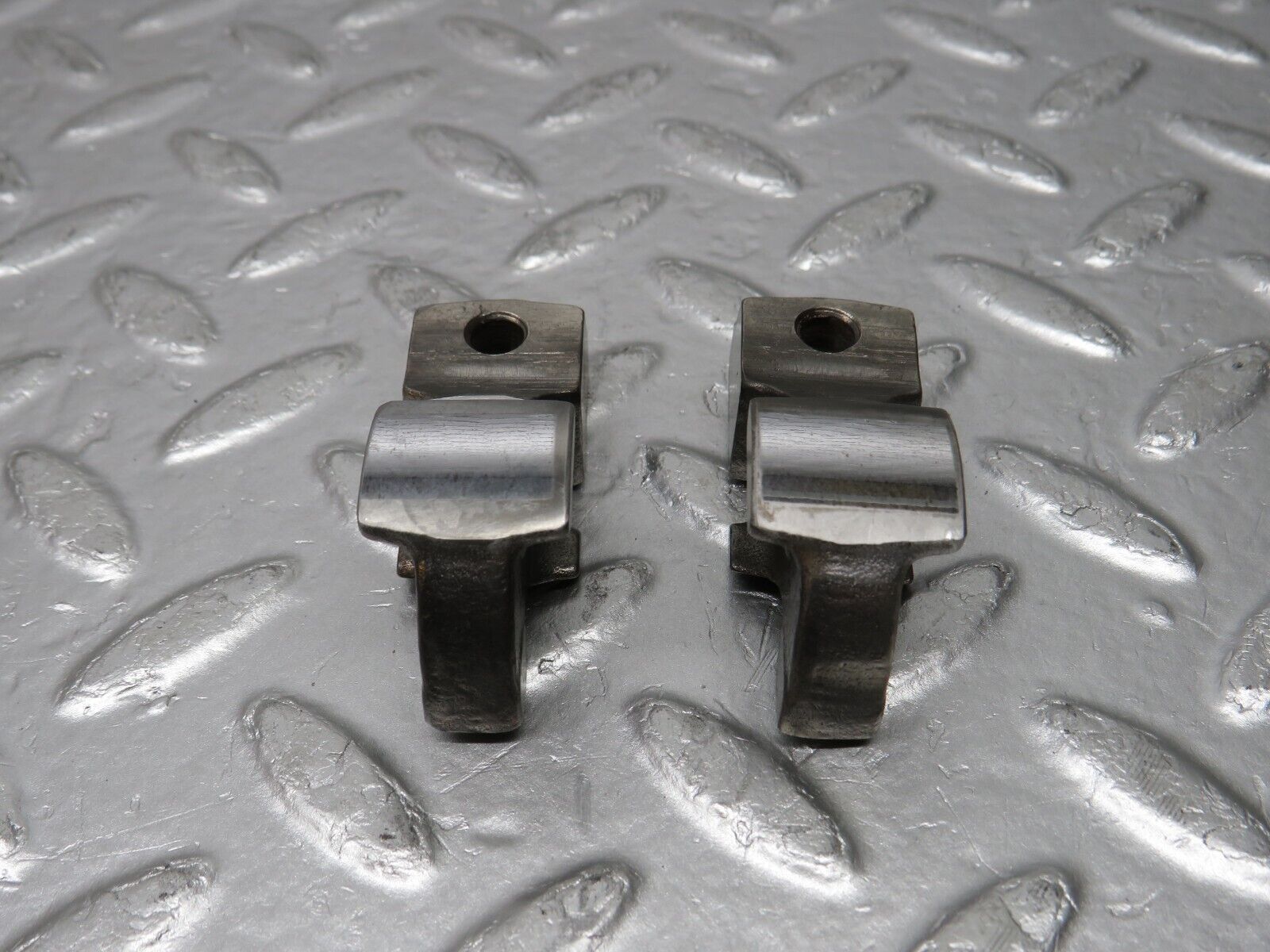 33002 Mercedes-Benz C107 R107 350 V8 Valve Rocker Arm With Spring & Tappet