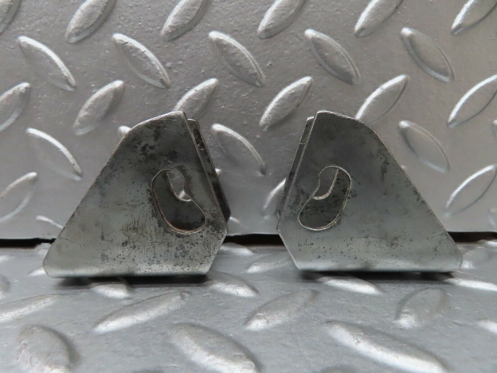 20506 Mercedes-Benz R107 450SL Soft Top Bracket Pair