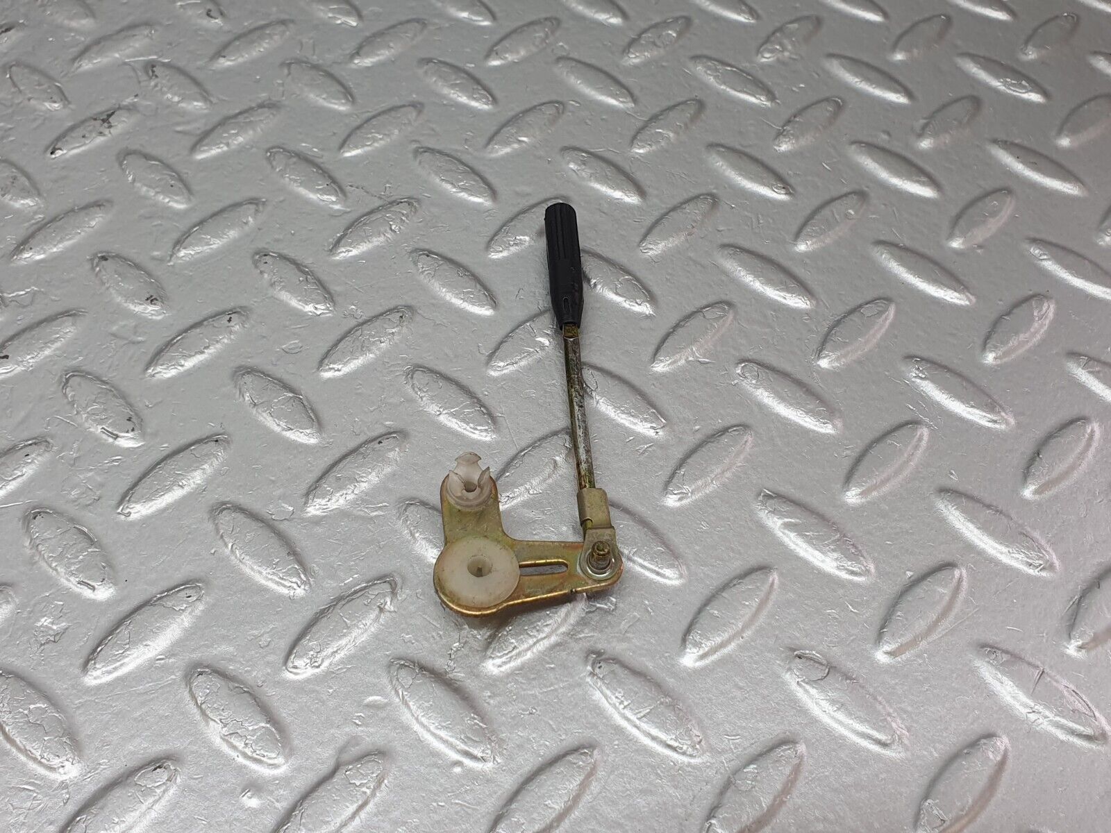 41708 Mercedes-Benz W124 200E Rear Door Lock Knob Pair