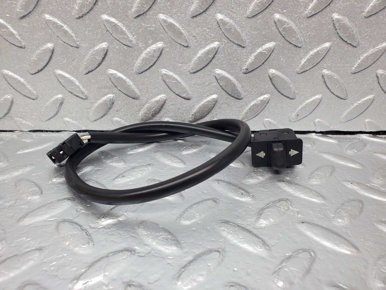 45660 Mercedes-Benz W126 420SE Steering Column Adjustment Switch 0025458007