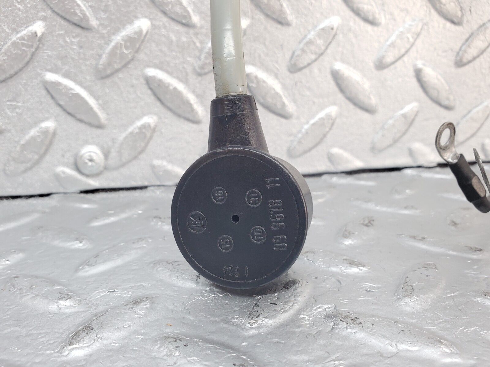 44419 Mercedes-Benz W123 280E Ignition Control Unit Cable 09961811