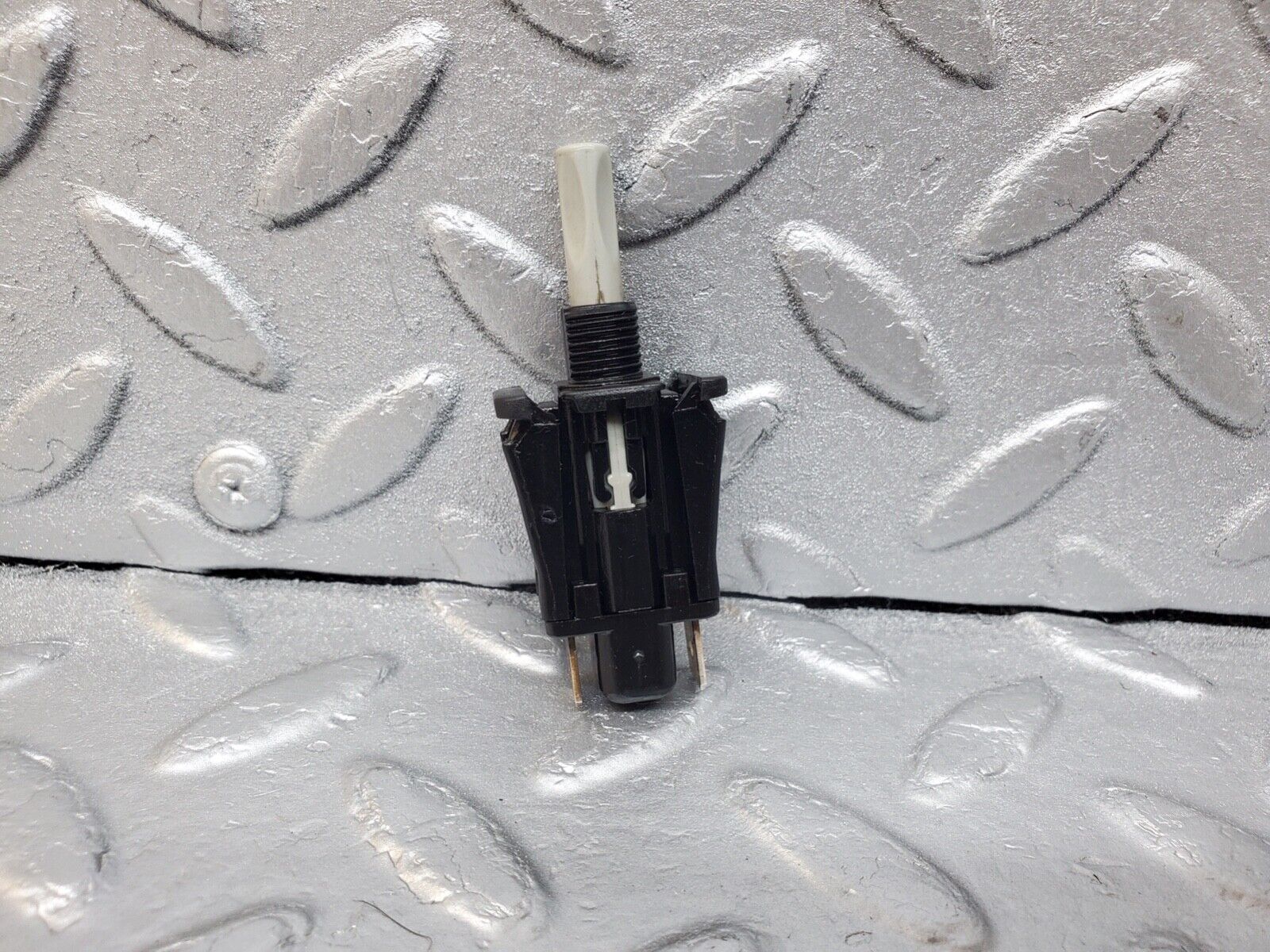 44653 Mercedes-Benz W124 220E Door Contact Switch 2018202110