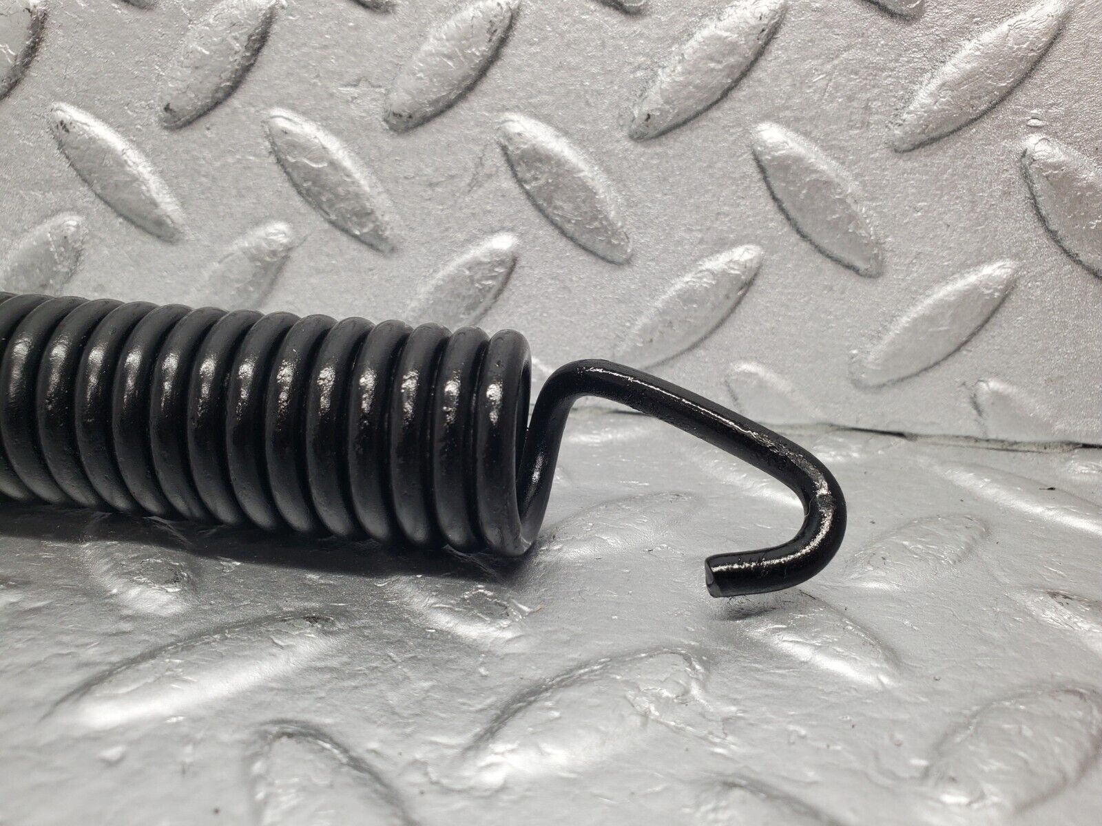 46129 Mercedes-Benz W105 PONTON Bonnet Hinge Spring