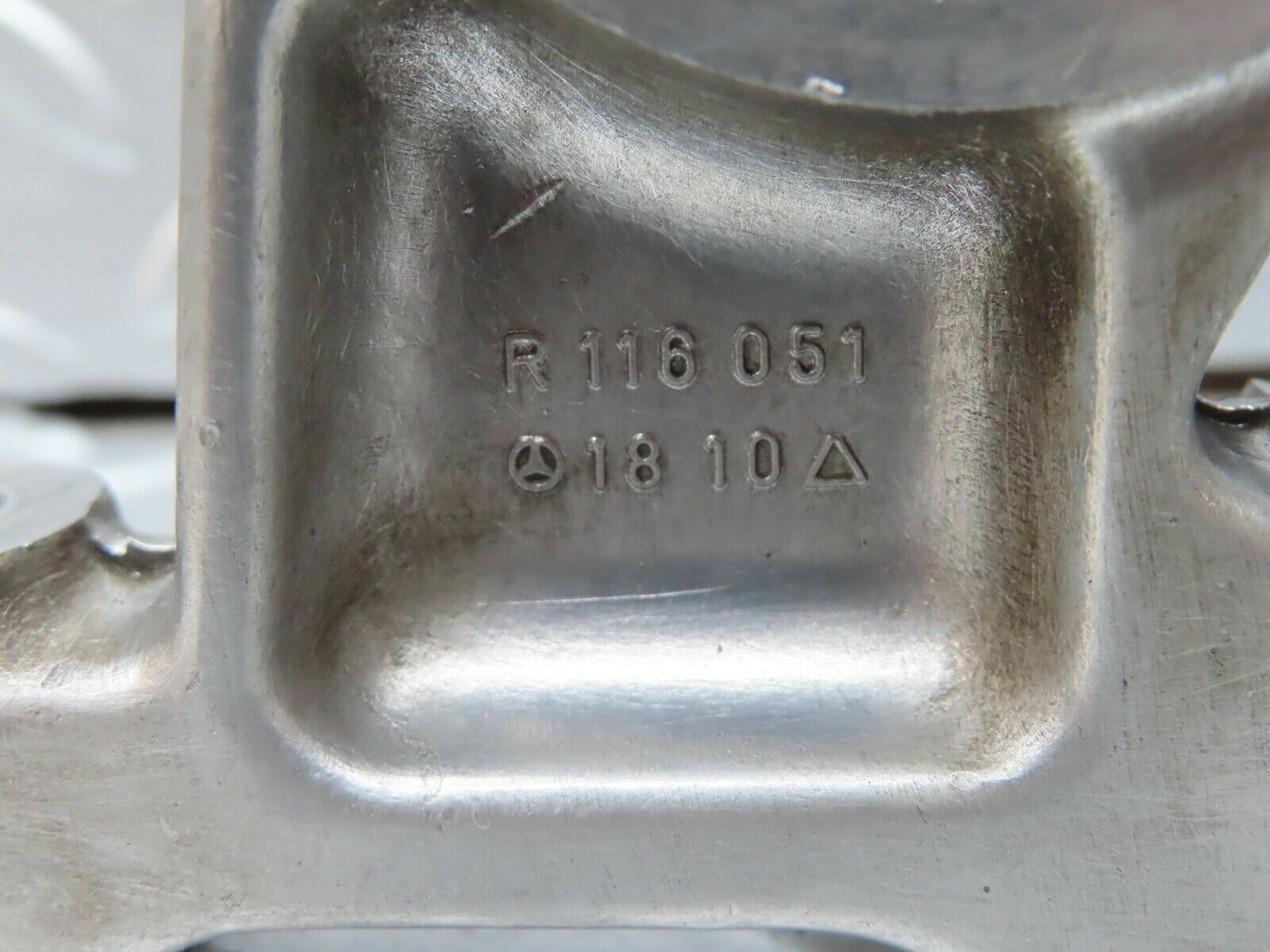 20673 Mercedes-Benz R107 450SL Camshaft Tower Bearing 1160511810