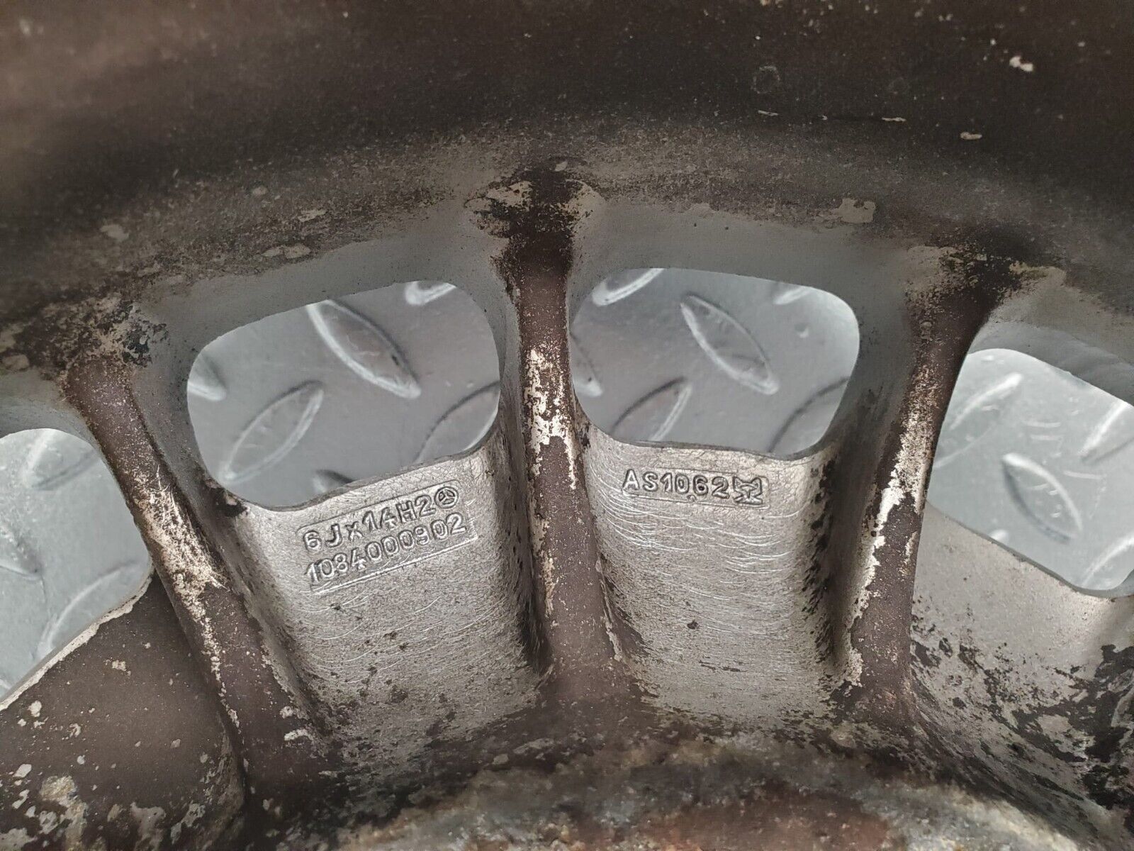 46813 Mercedes-Benz Alloy Wheel Mexican Hat 6Jx14H2 ET30 1084000902