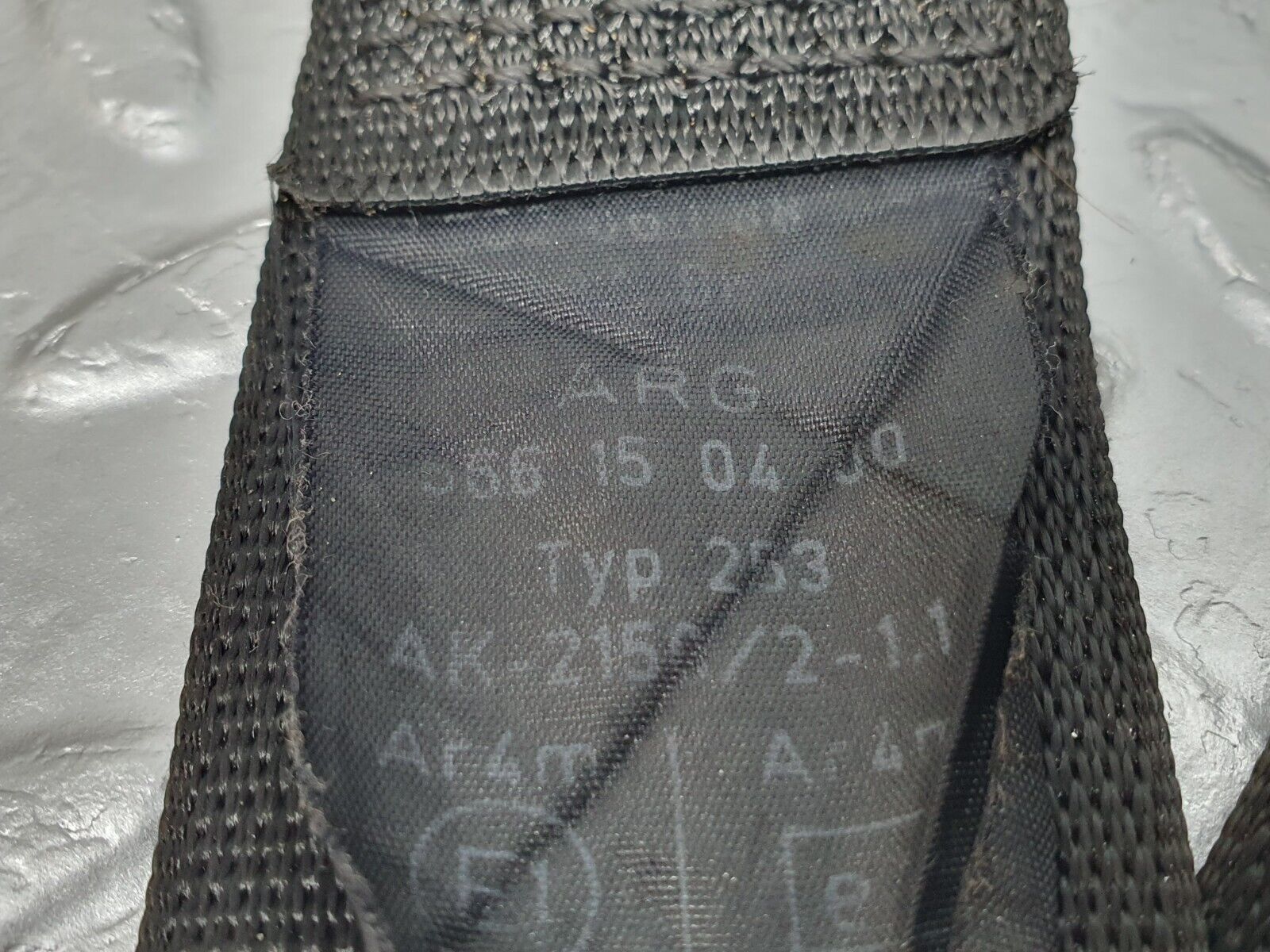 41984 Mercedes-Benz W202 C200 Rear Seat Belt Set With Buckles 2028600586 2028609269