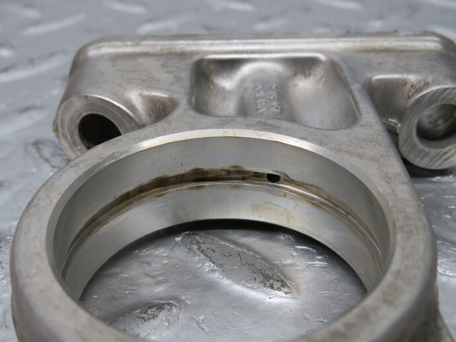 32792 Mercedes-Benz C107 R107 350 V8 Camshaft Tower Bearing 1160512118