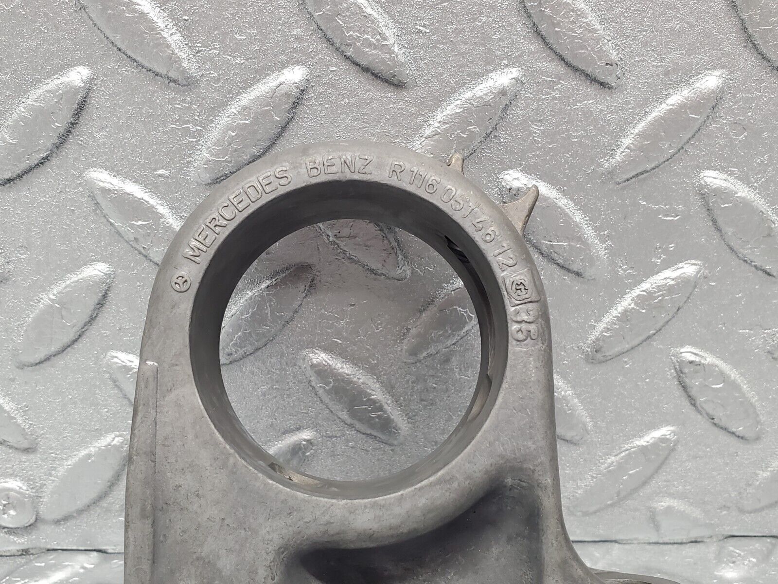 46271 Mercedes-Benz W126 420SE Camshaft Tower Bearing 1160514612