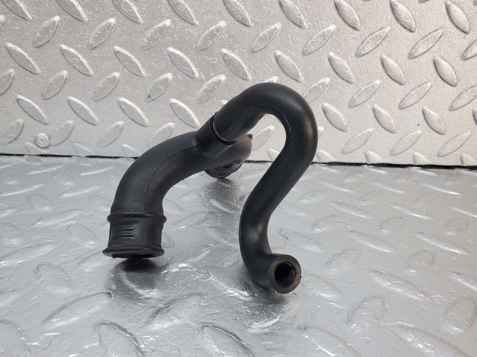 45397 Mercedes-Benz 280E M110.983 Air Intake Pipe 1100943882 1100944882