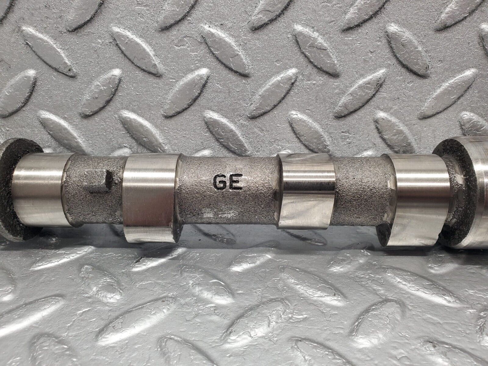 46325 Mercedes-Benz W123 300D Camshaft OM617