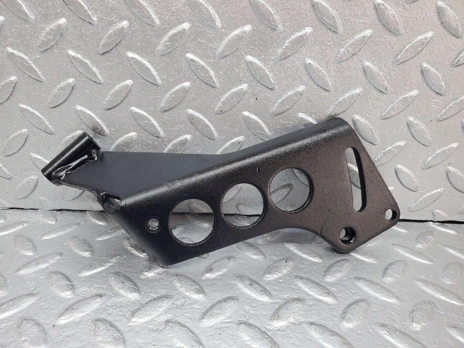 44477 Mercedes-Benz W123 280E Power Steering Pump Bracket