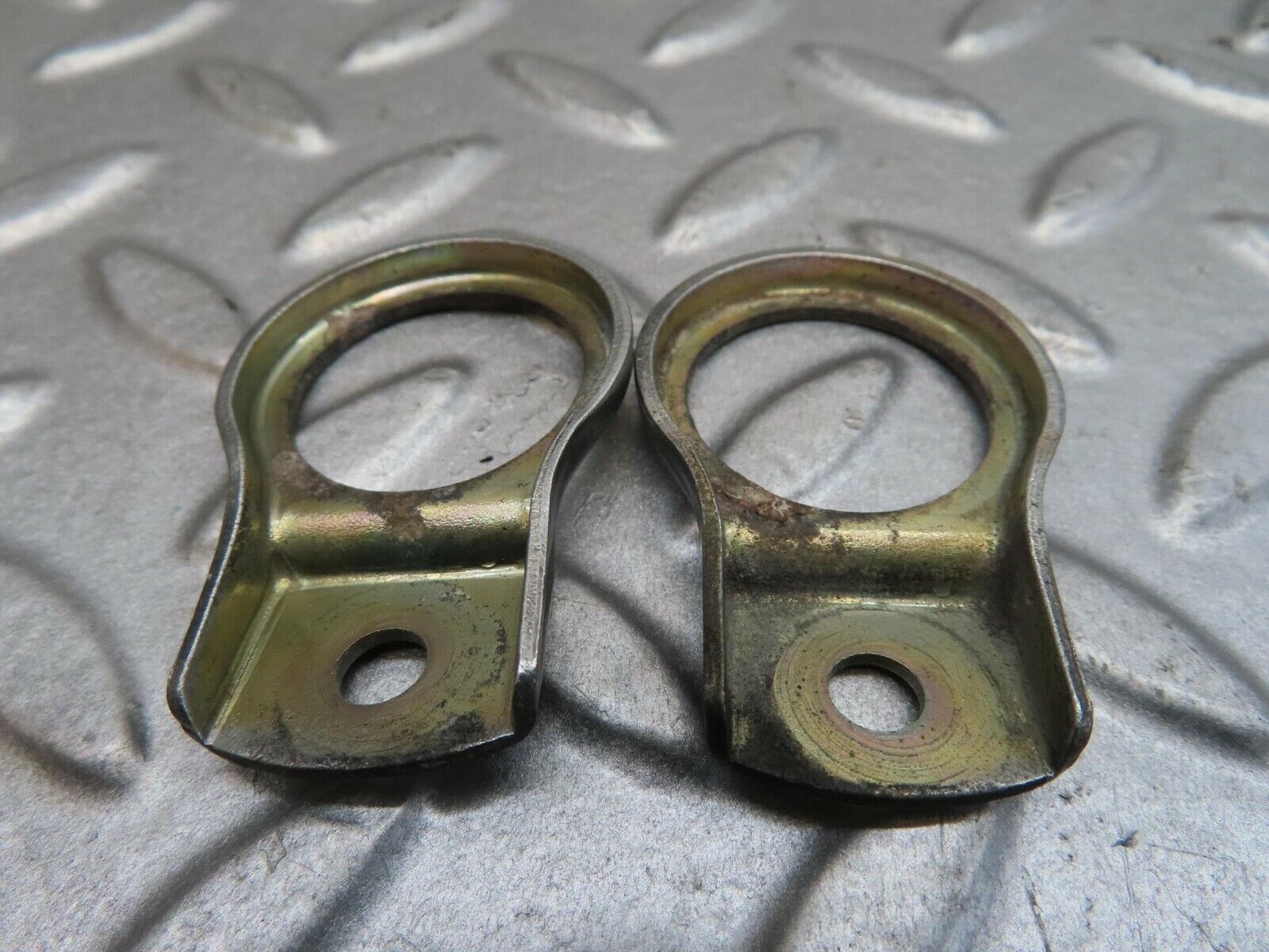 13755 Mercedes-Benz R107 450SL Fuel Injector Bracket