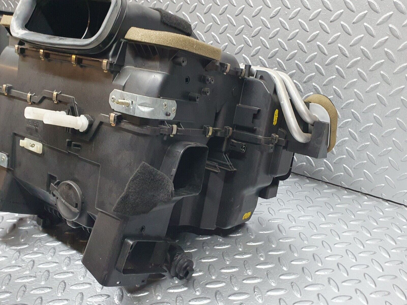 41995 Mercedes-Benz W202 C200 Heater Box Blower Housing Valeo 2028303962