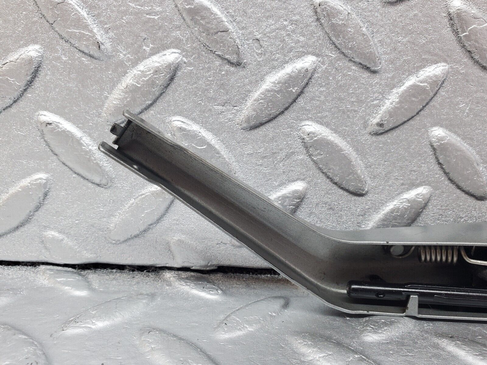 45818 Mercedes-Benz W126 420SE Headlight Wiper Arm Bosch Left Side