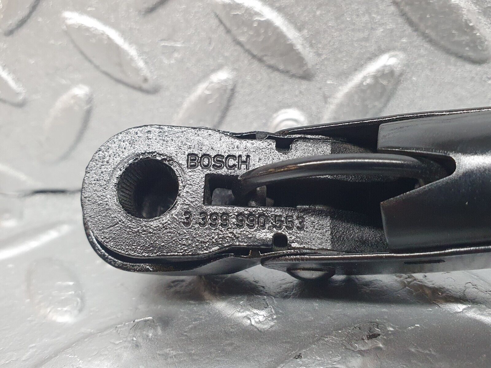 43983 Mercedes-Benz C123 230CE Coupe Wiper Arm Bosch Left Side