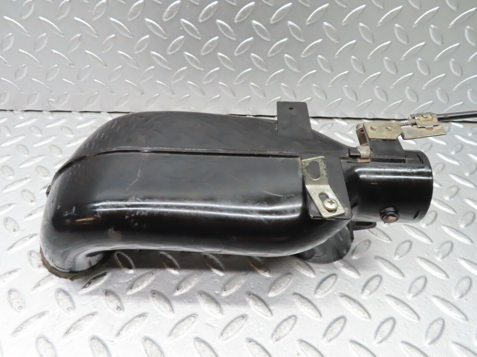 20597 Mercedes-Benz R107 450SL Air Vent Control Right Side