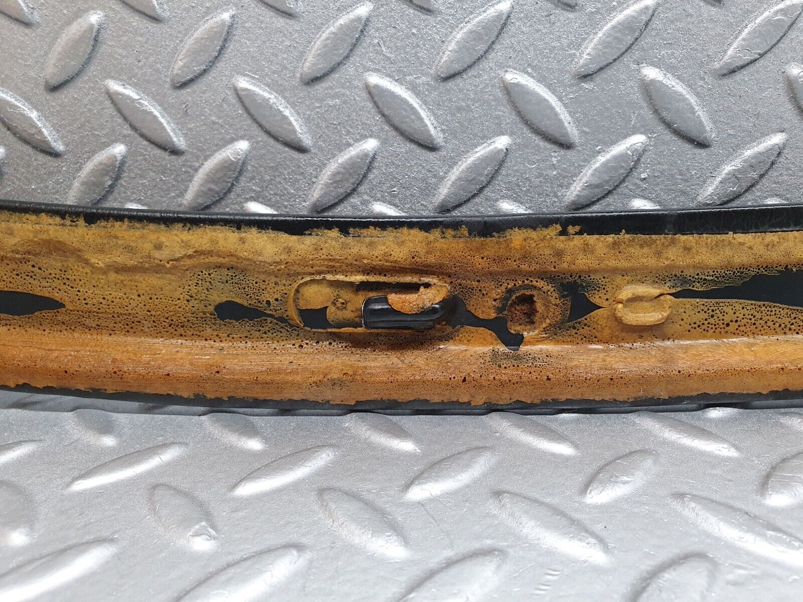 43097 Mercedes-Benz W108 280SE Front Headlining Roof Panel Black