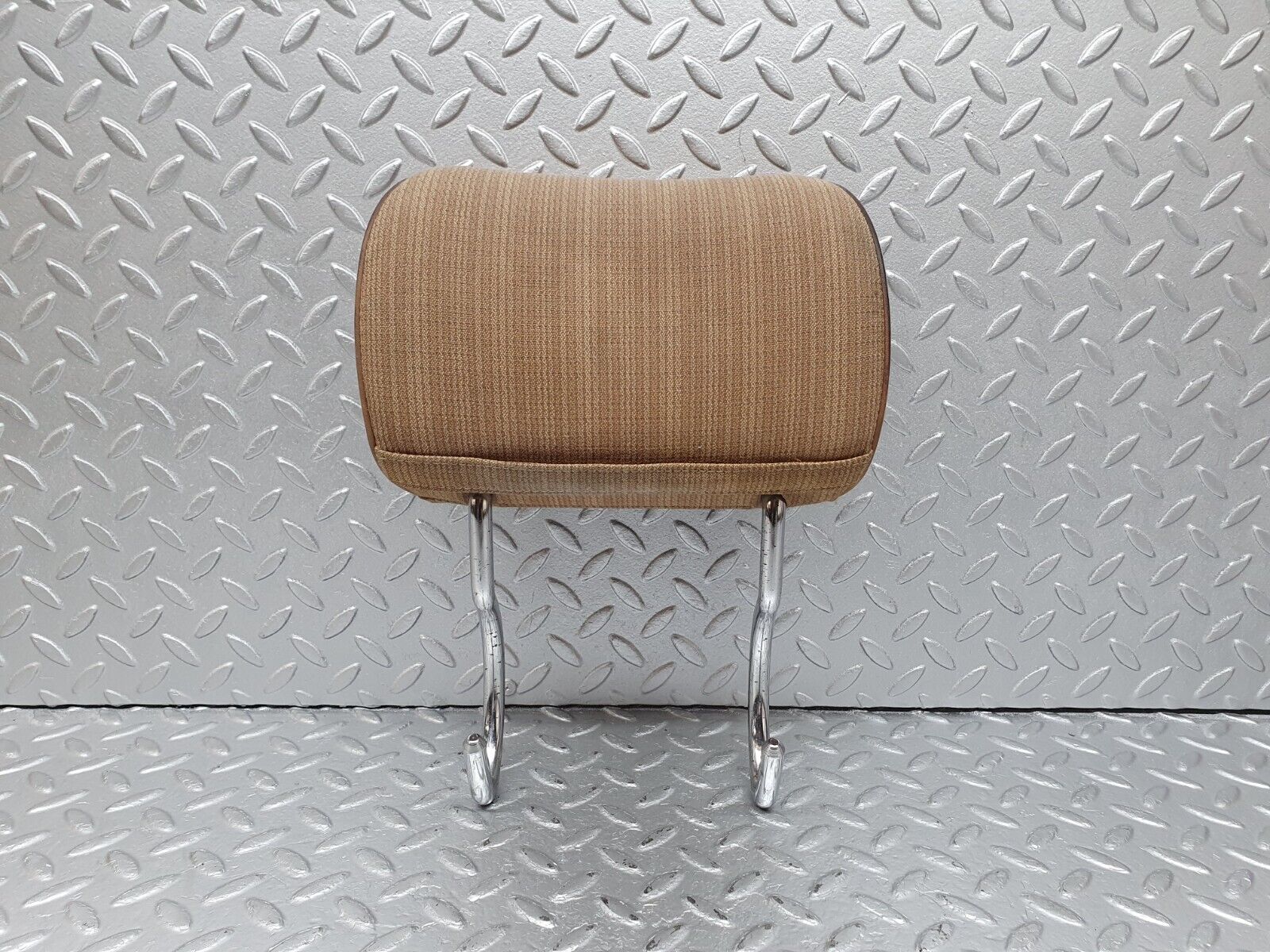 41726 Mercedes-Benz W124 200E Rear Headrest