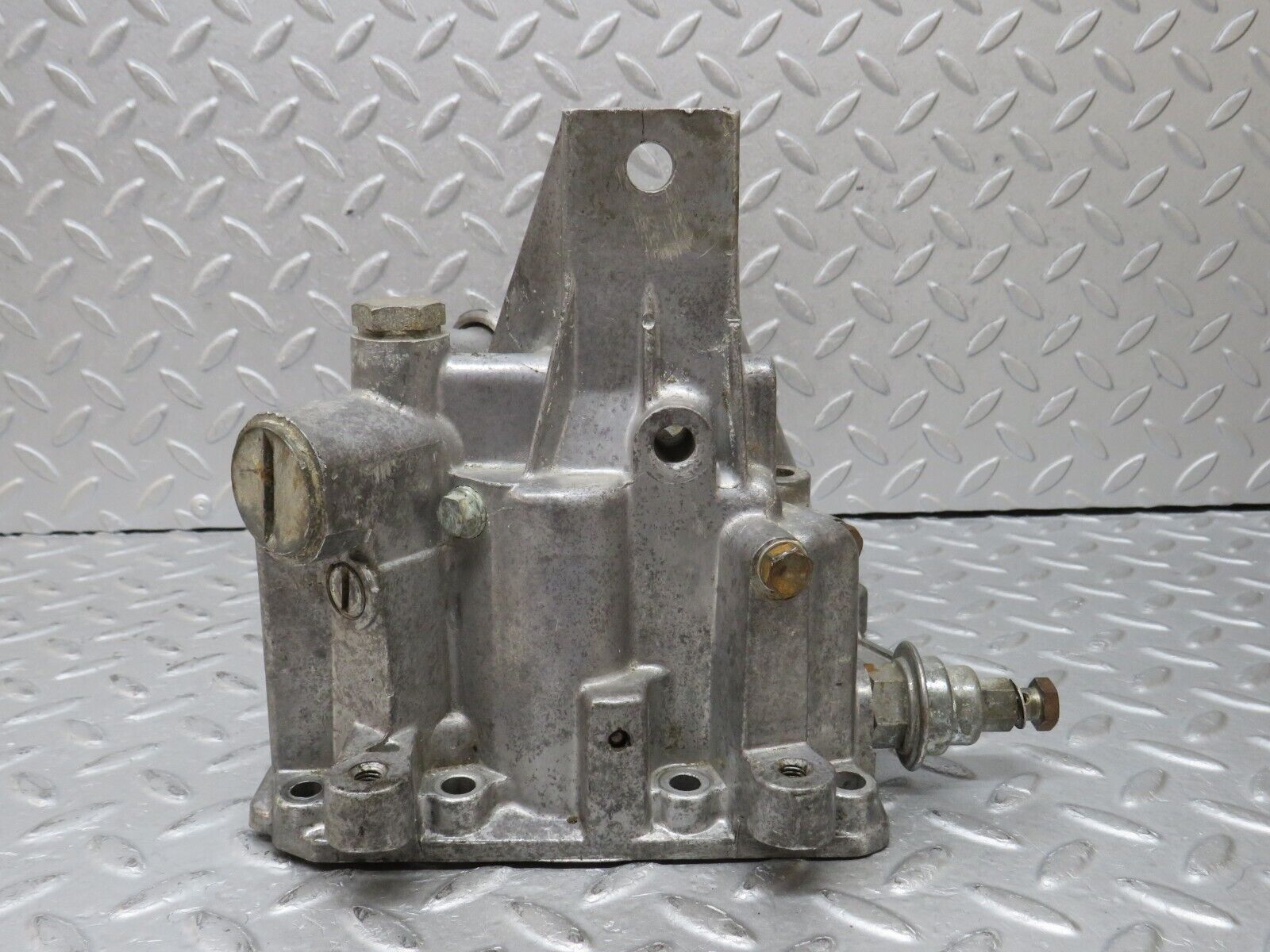 36428 Mercedes-Benz R107 450SL Automatic Gearbox Rear Housing 1152705811