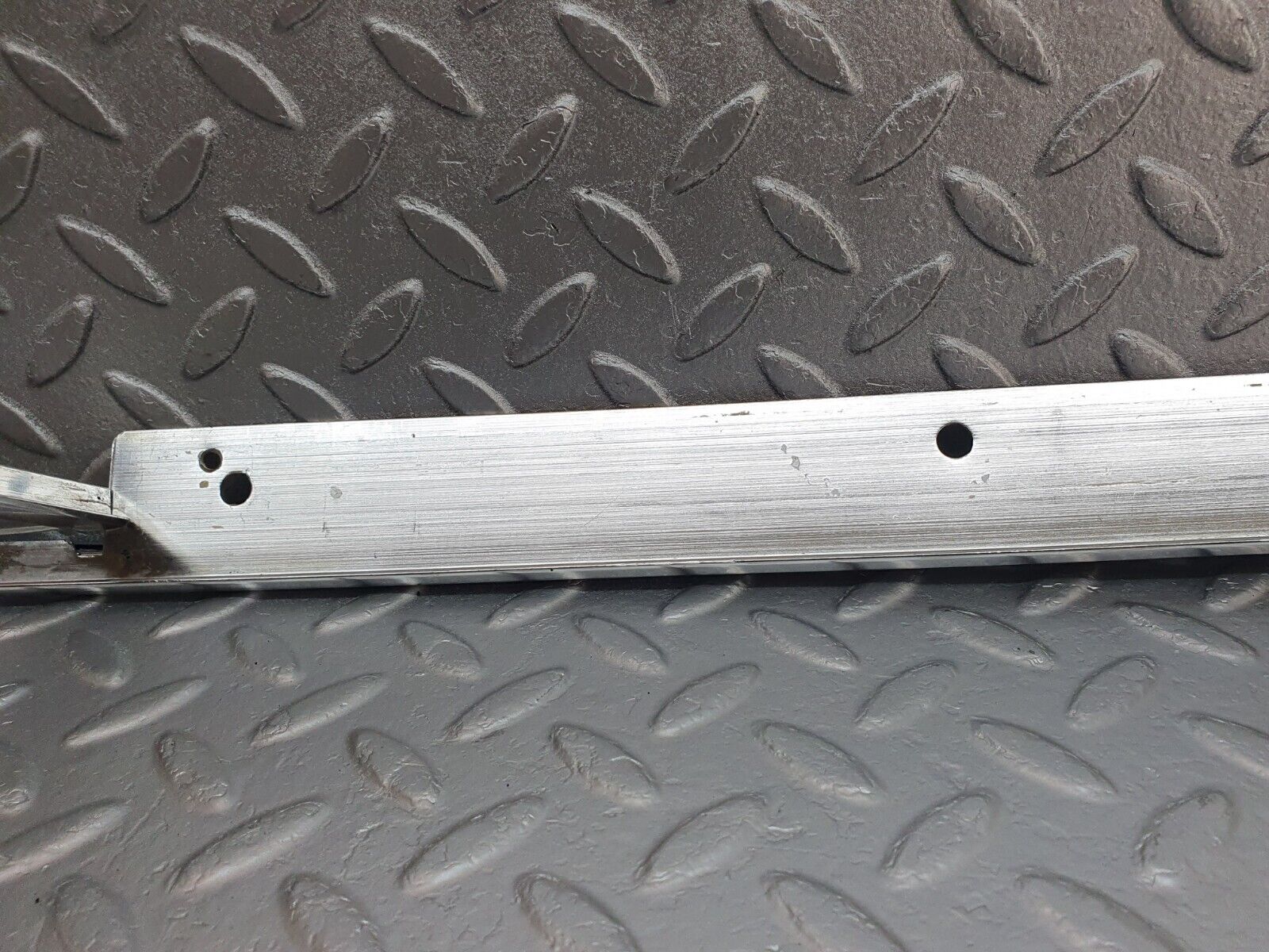 43052 Mercedes-Benz R107 Hardtop Side Window Chrome Moulding Trim Left