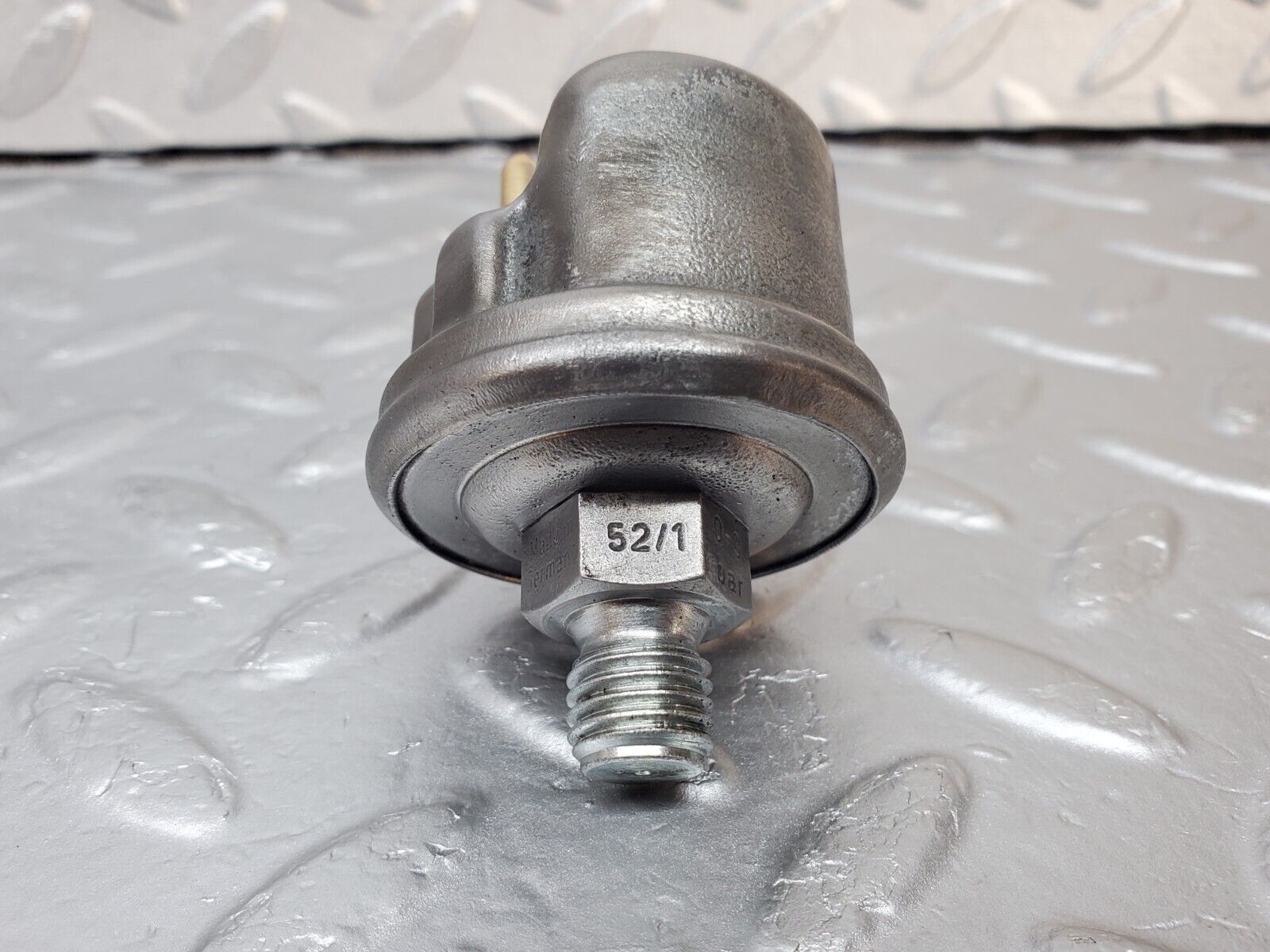 45941 Mercedes-Benz W126 420SE Oil Pressure Sensor VDO 0065429417