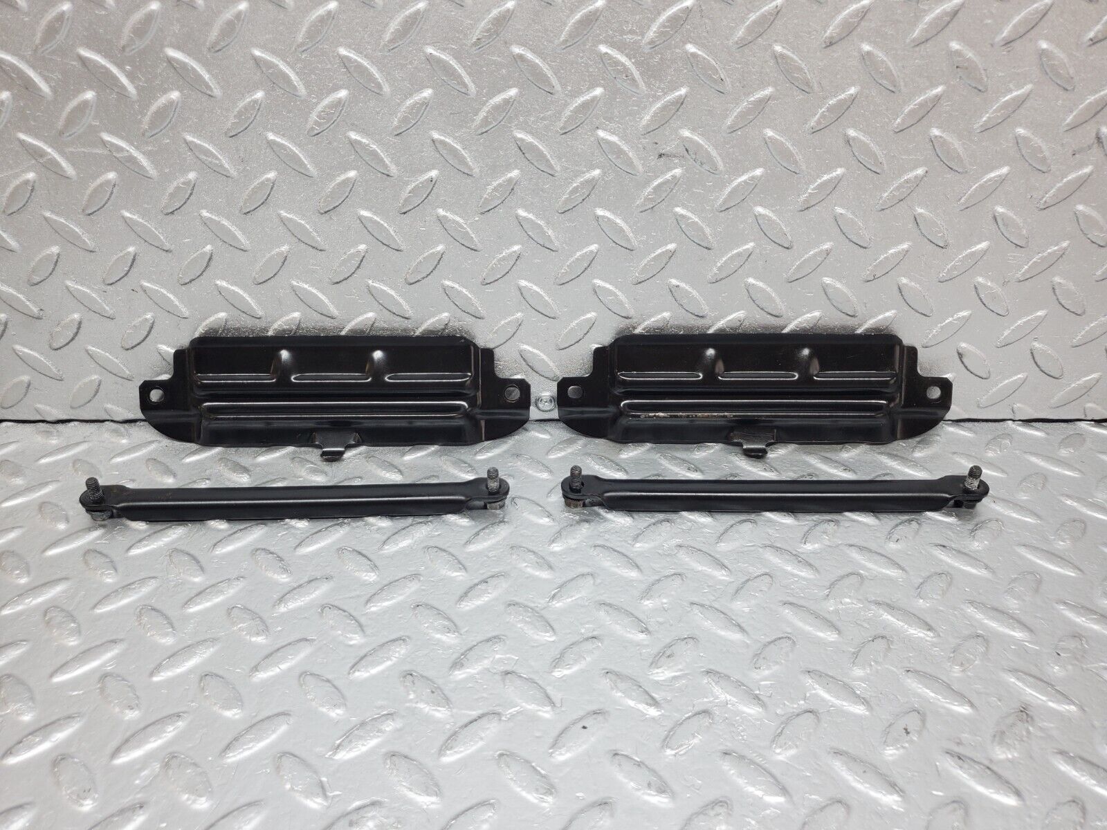 44853 Mercedes-Benz W124 220E Seat Belt Guide Bracket