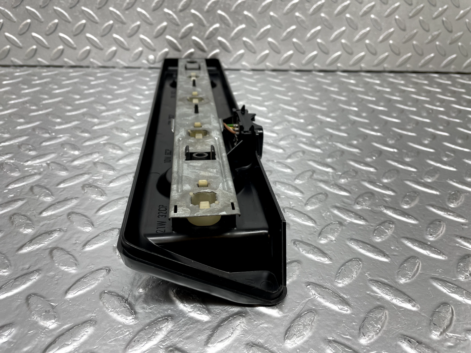 44277 Mercedes-Benz W123 280E Tail Light Bulb Holder Left Side 22064L