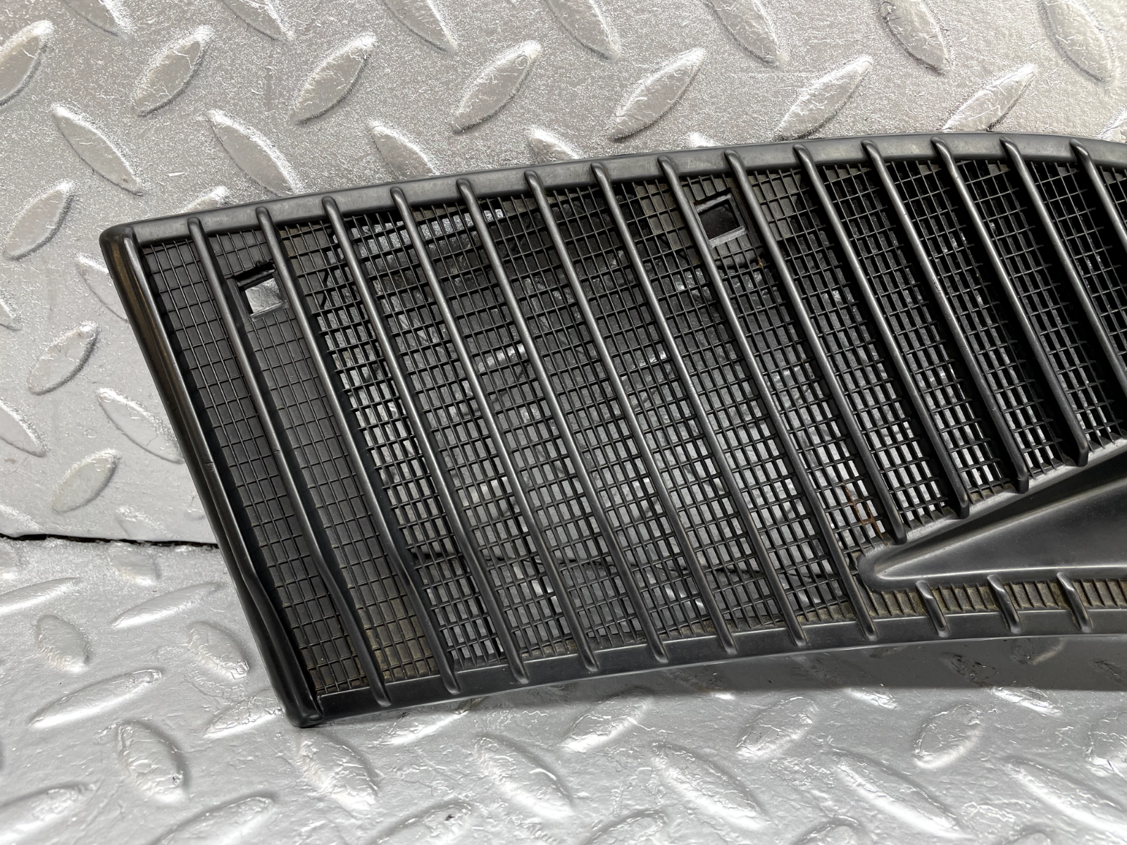 44275 Mercedes-Benz W123 280E Air Intake Grill Right Side 1238363065