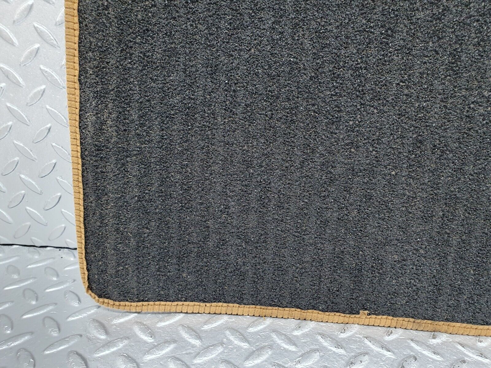 41635 Mercedes-Benz W124 200E Rear Right Floor Carpet Mat Palomino