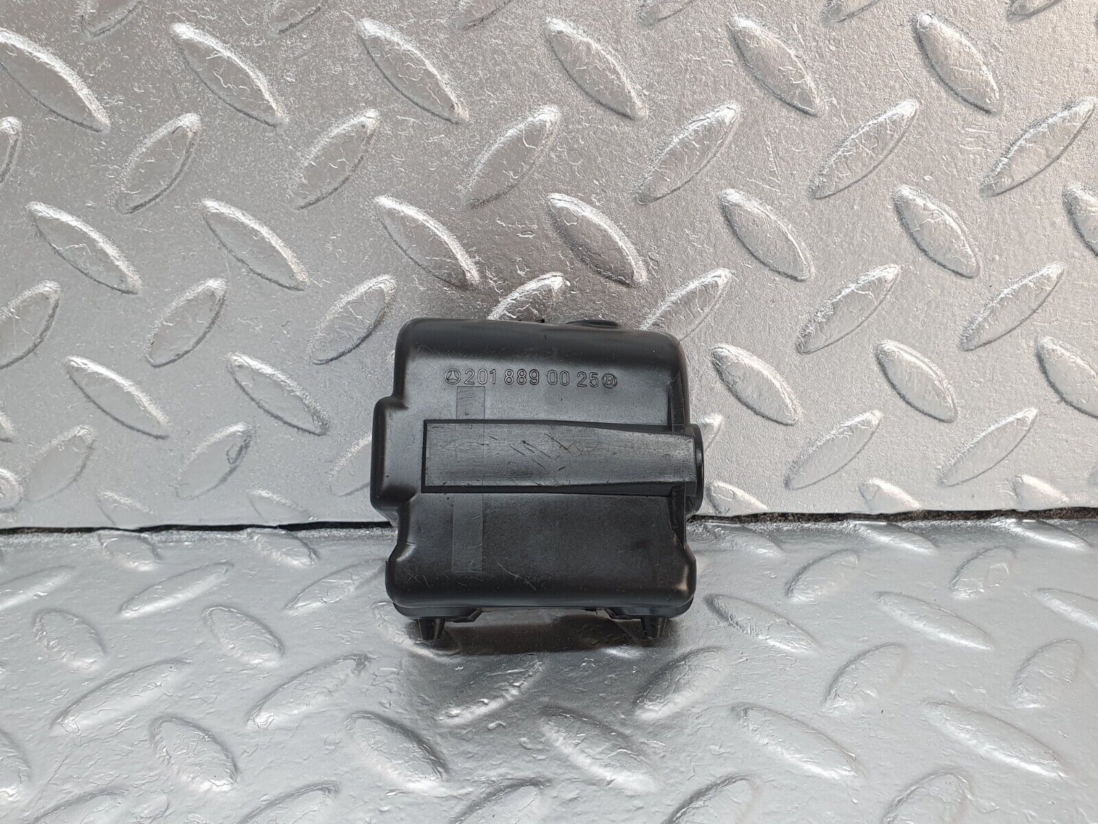 42935 Mercedes-Benz W201 190 2.0L Hood Bonnet Lock Cover 2018890025