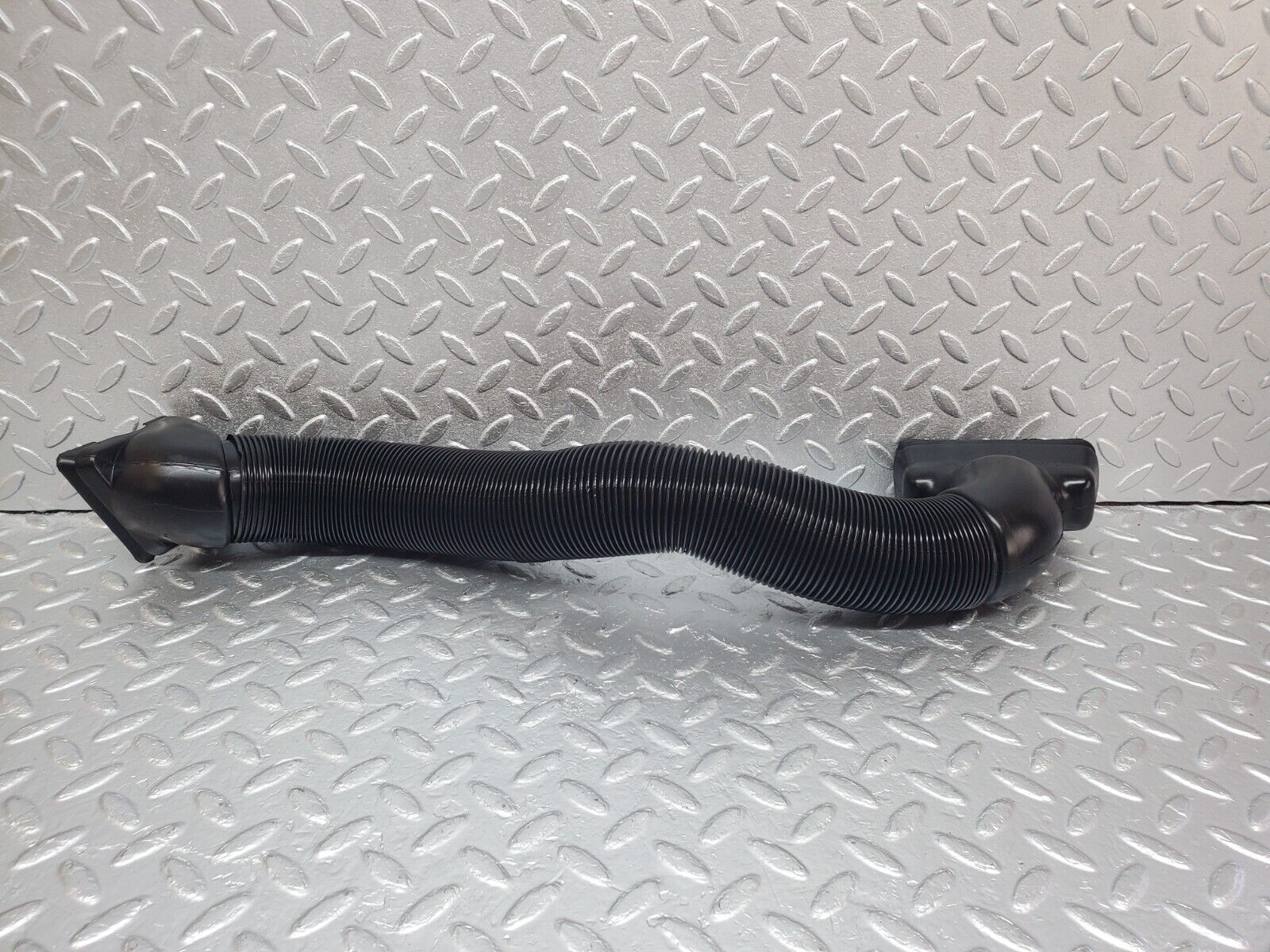 45773 Mercedes-Benz W126 420SE Air Duct Vent Right Side 1268311846 1268311446