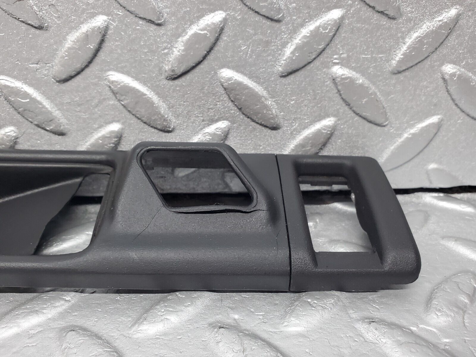 45895 Mercedes-Benz W126 420SE Rear Interior Door Handle Frame Right 1267660211 1267660491