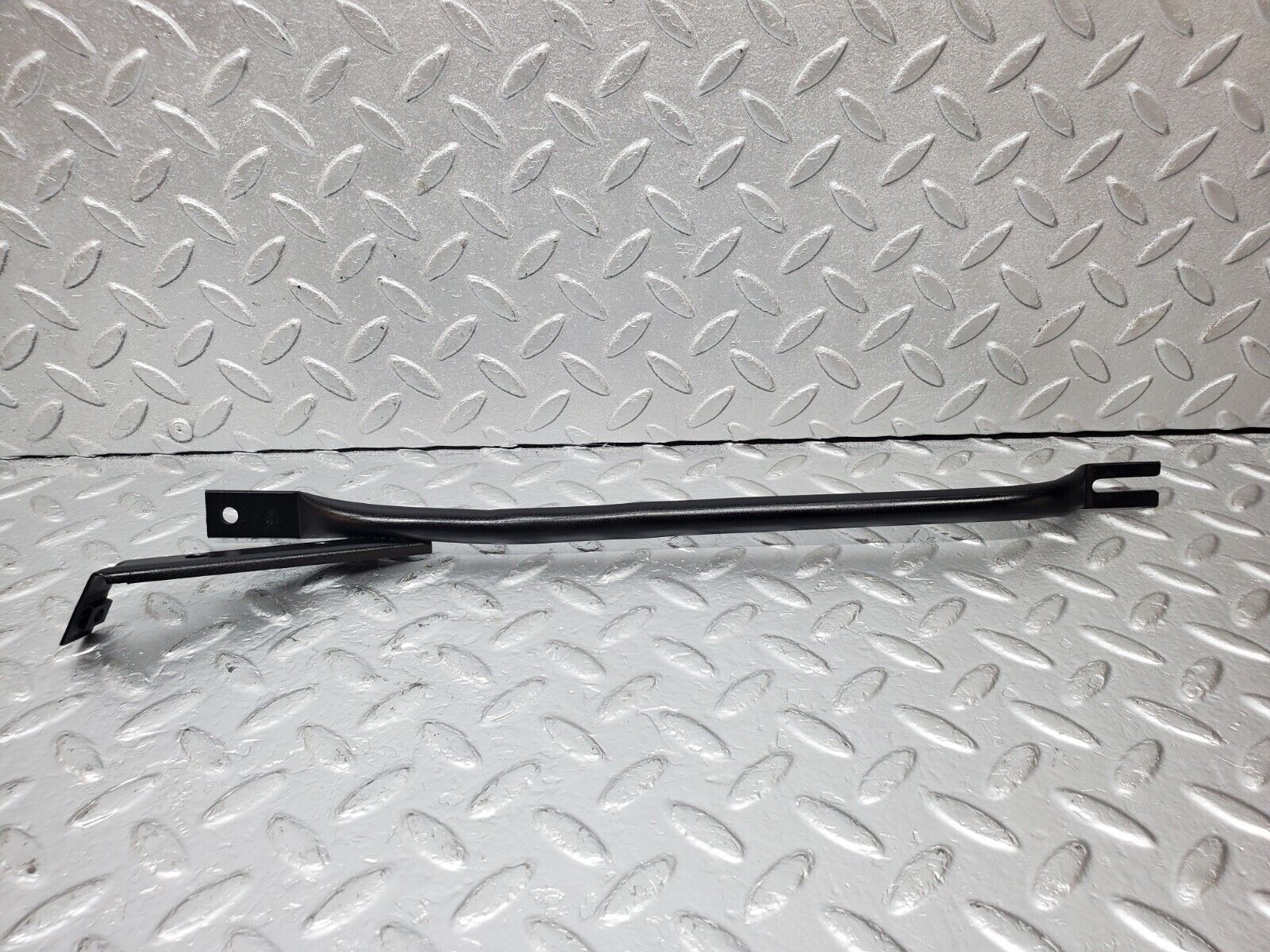 44510 Mercedes-Benz W123 280E Horn Bracket
