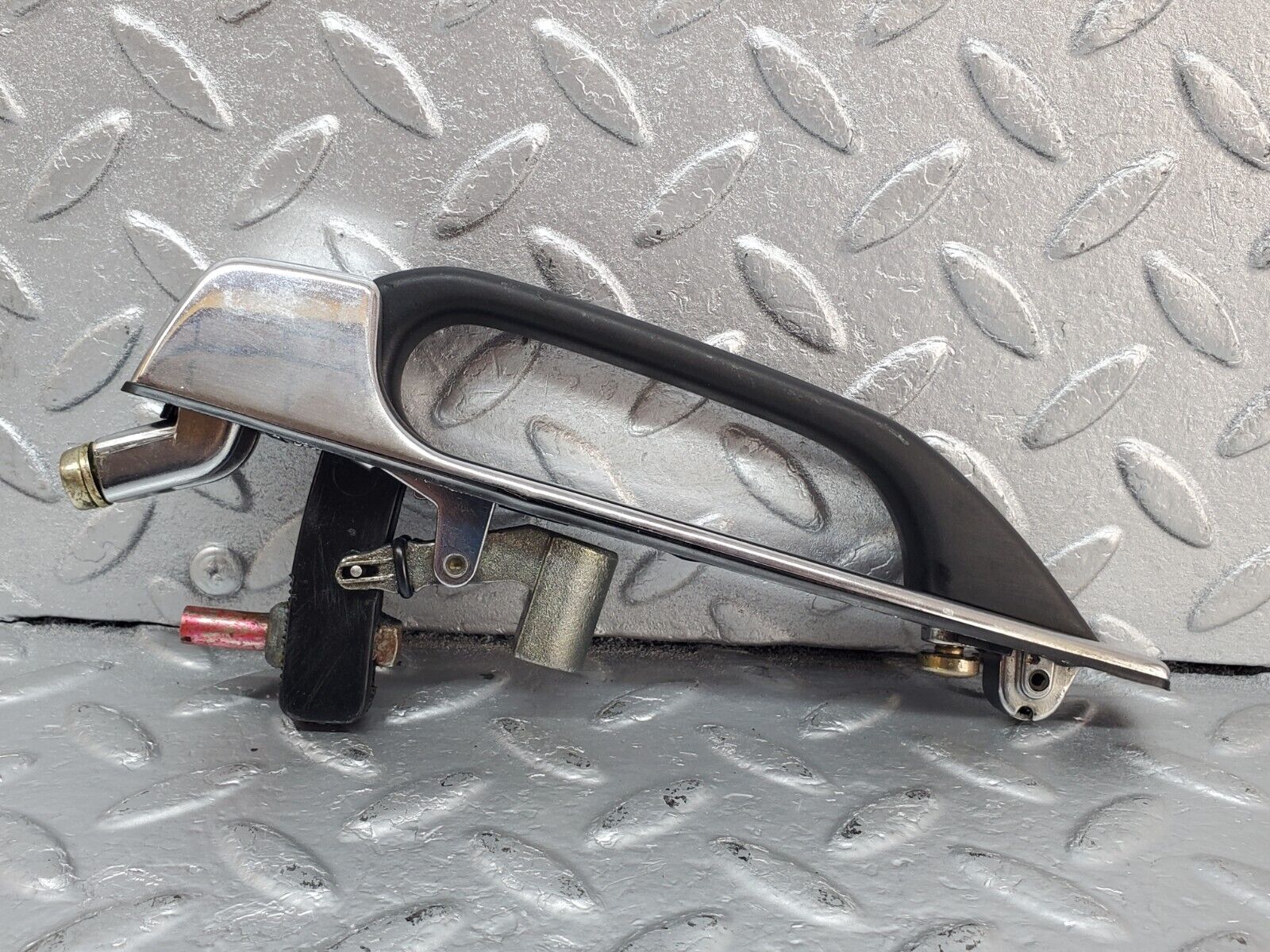44393 Mercedes-Benz W123 280E Rear Right Exterior Door Handle 1237600359 1237660005