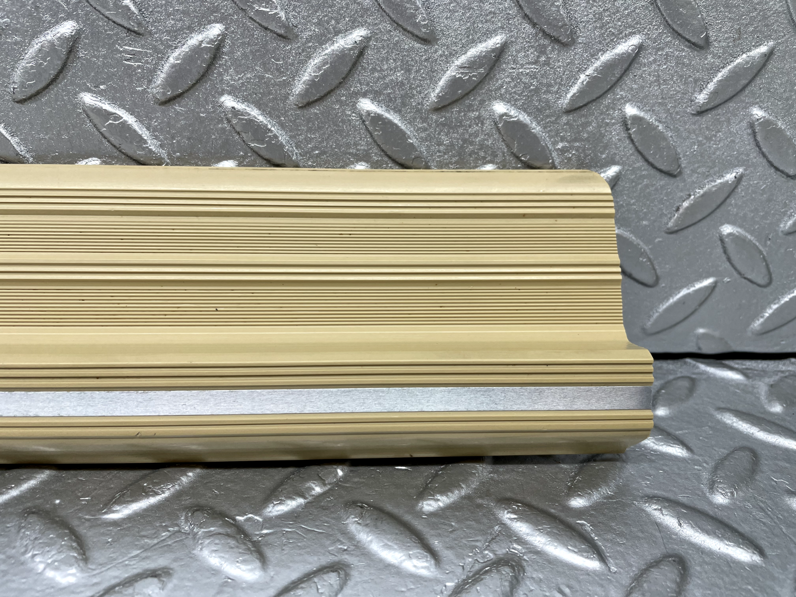 44264 Mercedes-Benz W123 280E Rear Right Door Sill Trim Beige