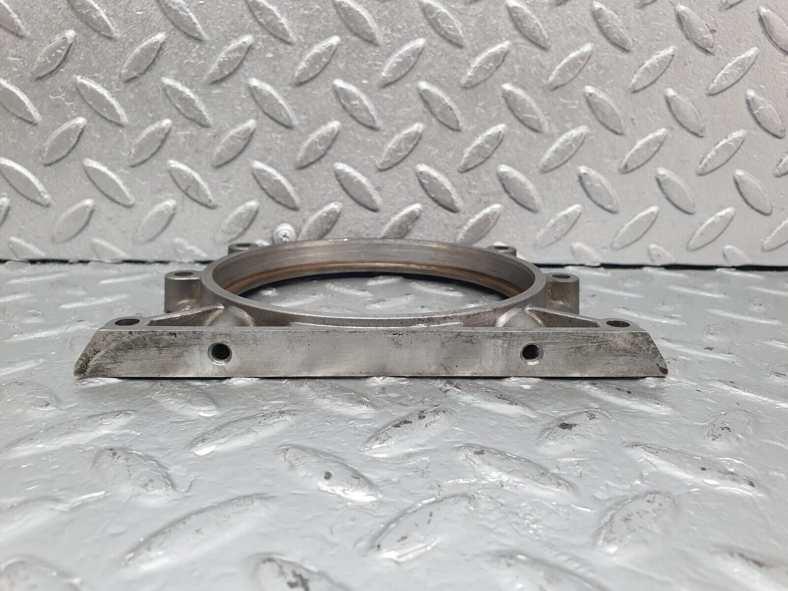 44020 Mercedes-Benz C123 230CE Coupe Crankshaft Rear Sealing Cover 1020110108