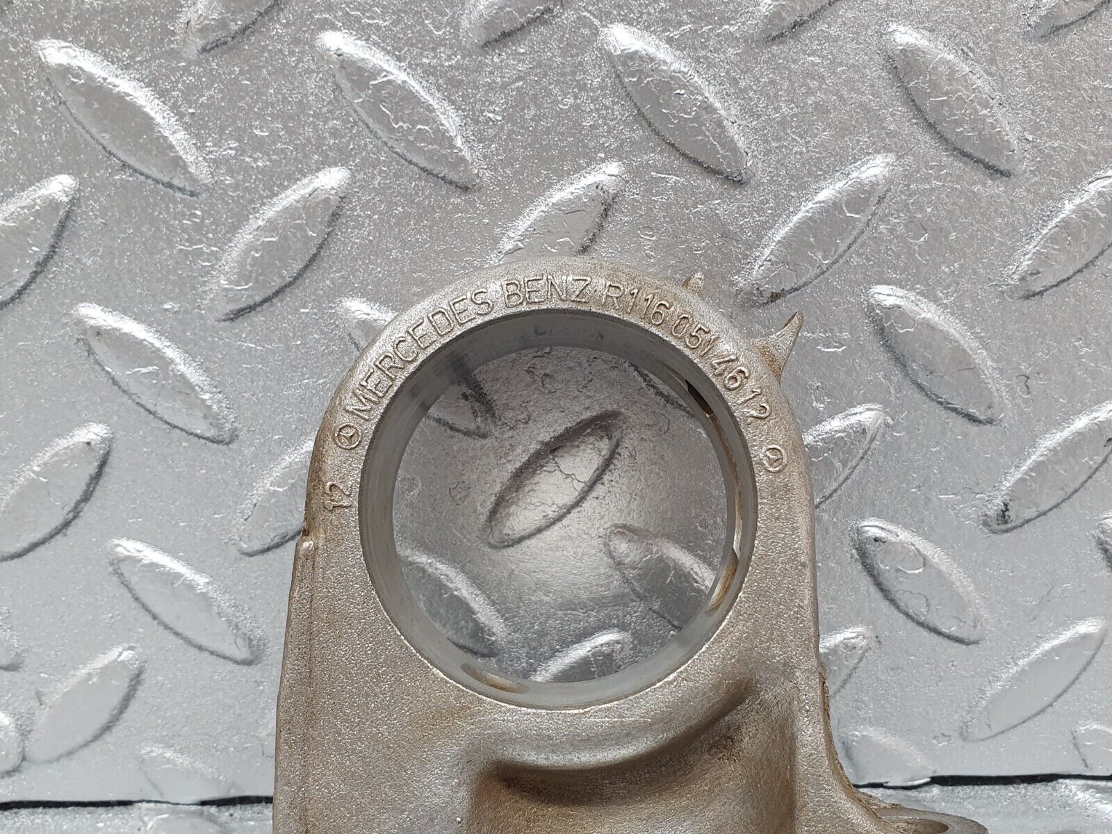 43799 Mercedes-Benz C126 380SEC Coupe Camshaft Tower Bearing 1160514612