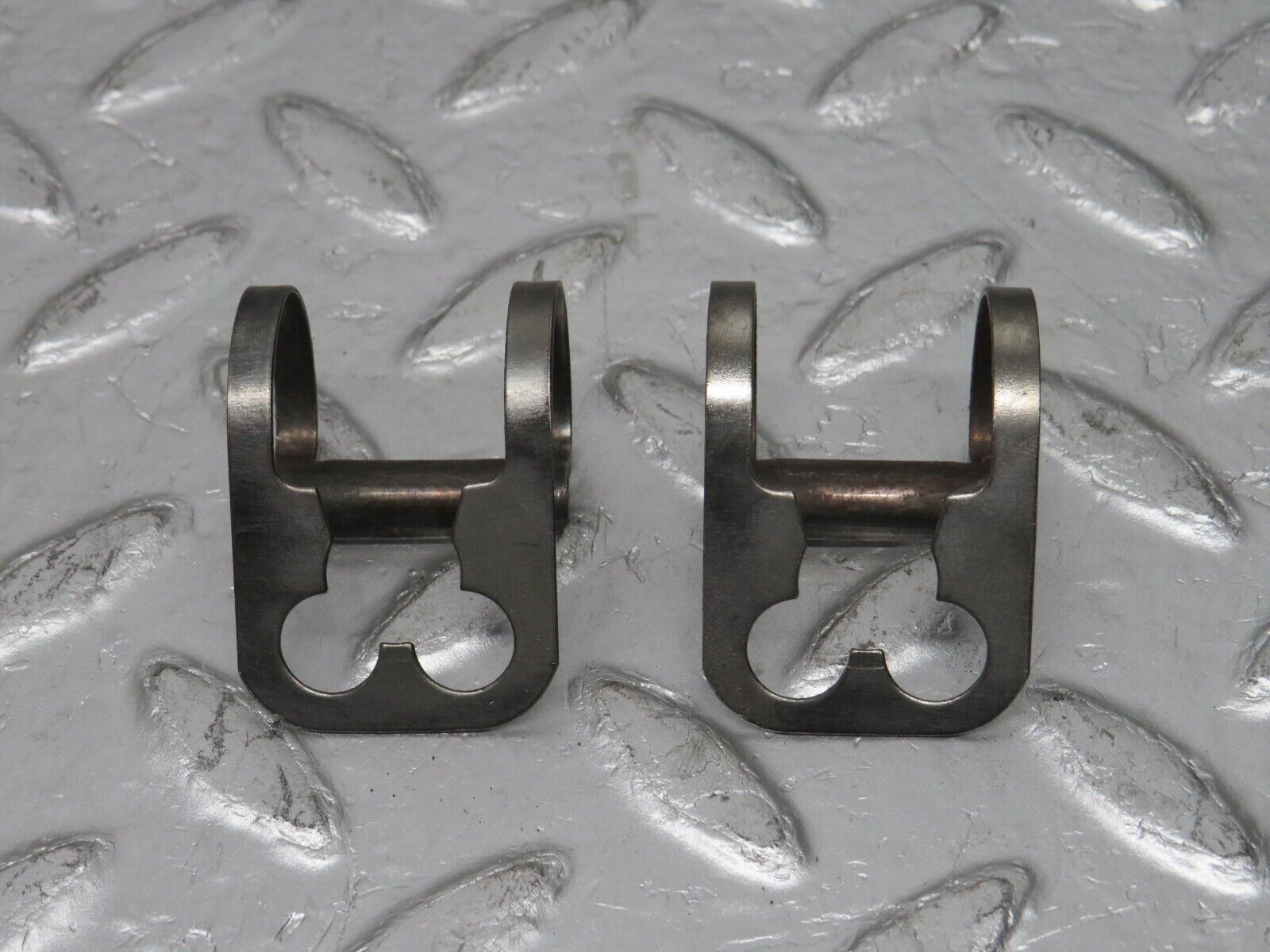 33009 Mercedes-Benz C107 R107 350 V8 Valve Rocker Arm With Spring & Tappet