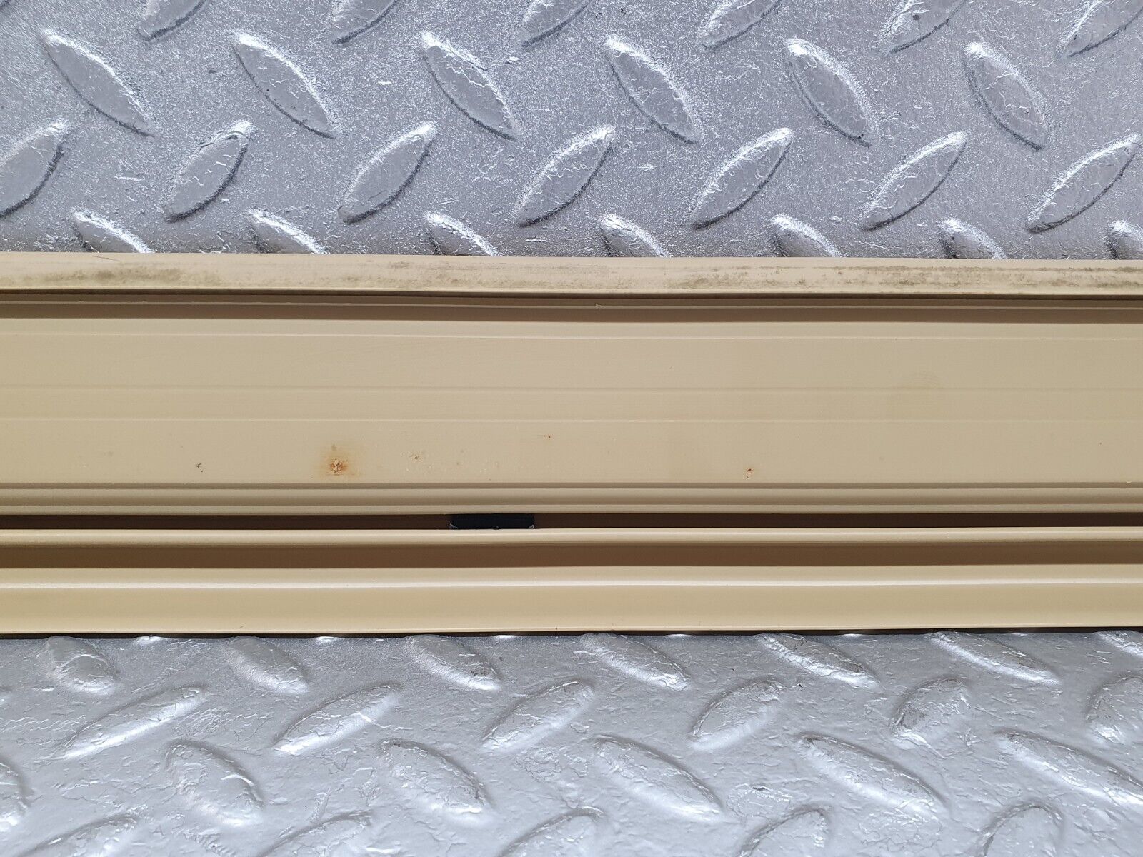 44094 Mercedes-Benz C123 230CE Coupe Right Door Sill Trim Beige