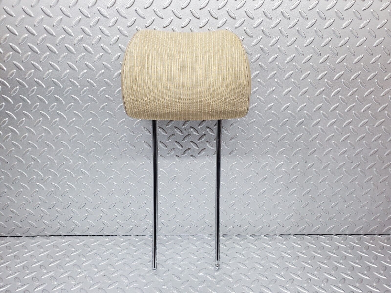 44331 Mercedes-Benz W123 280E Front Seat Headrest