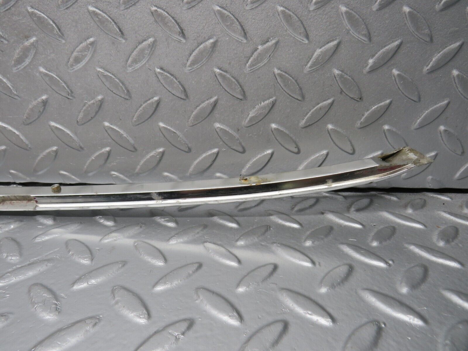 39854 Mercedes-Benz R107 350SL Hardtop Roof Chrome Left Side