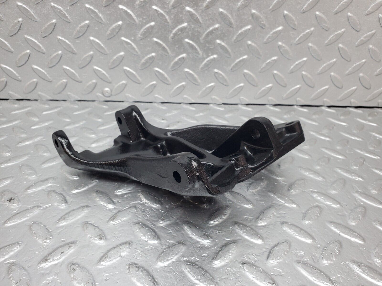 44476 Mercedes-Benz W123 280E Alternator Generator Bracket 1101550735