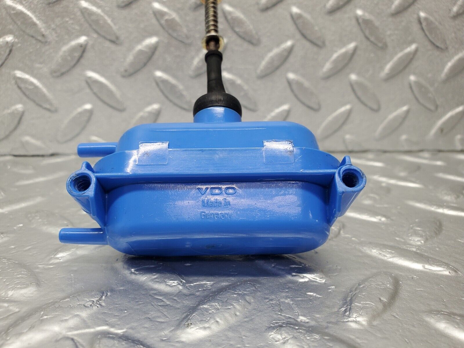 46473 Mercedes-Benz C123 280CE Coupe Trunk Lock Vacuum Actuator