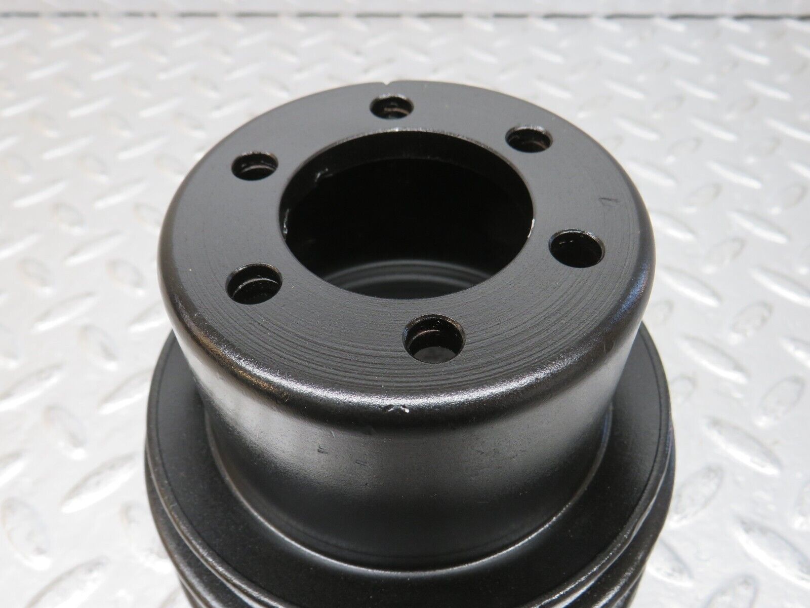 32862 Mercedes-Benz C107 R107 350 V8 Crankshaft Pulley