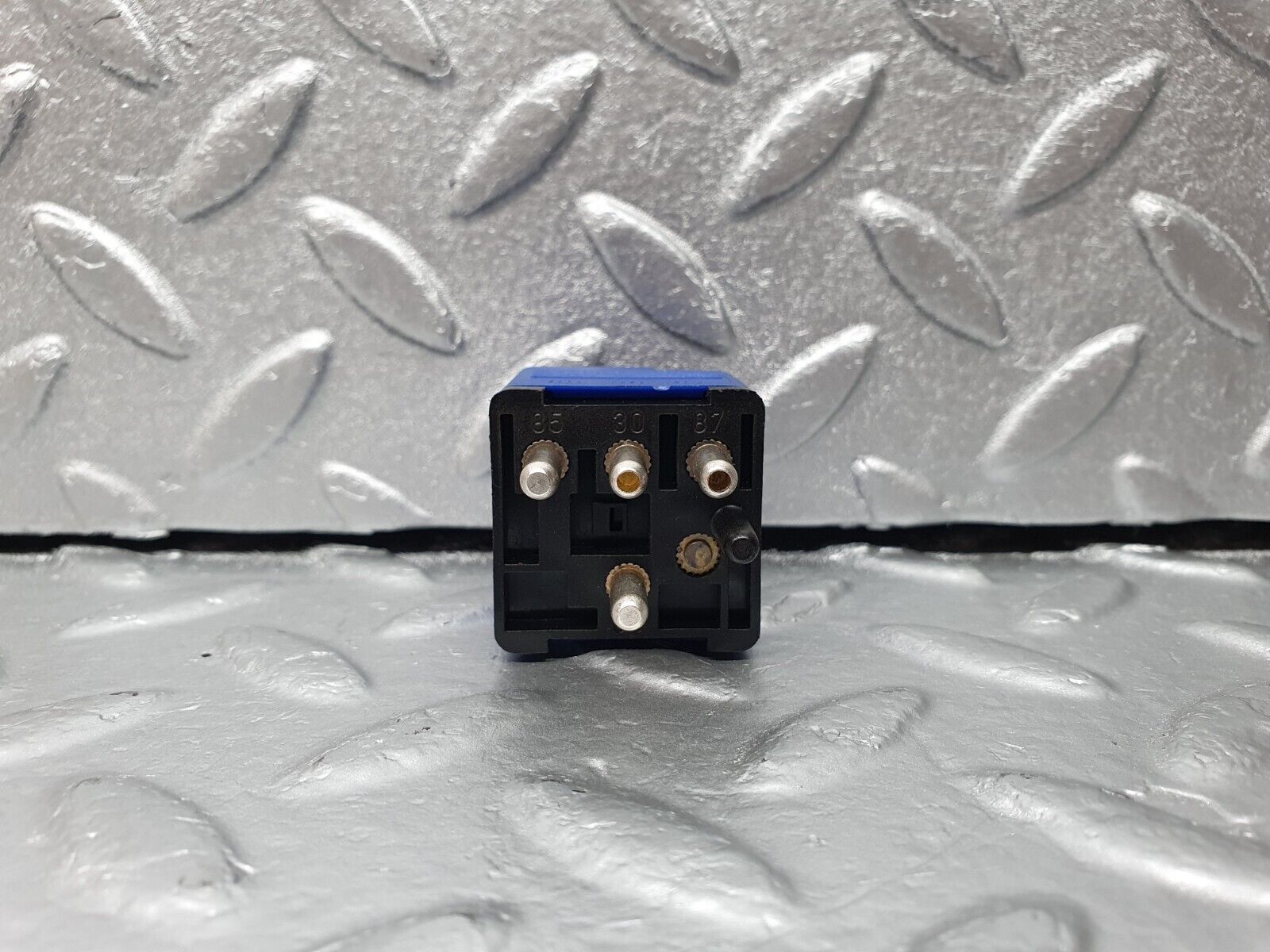 42247 Mercedes-Benz R129 320SL Coupe Auxiliary Relay 0025420119