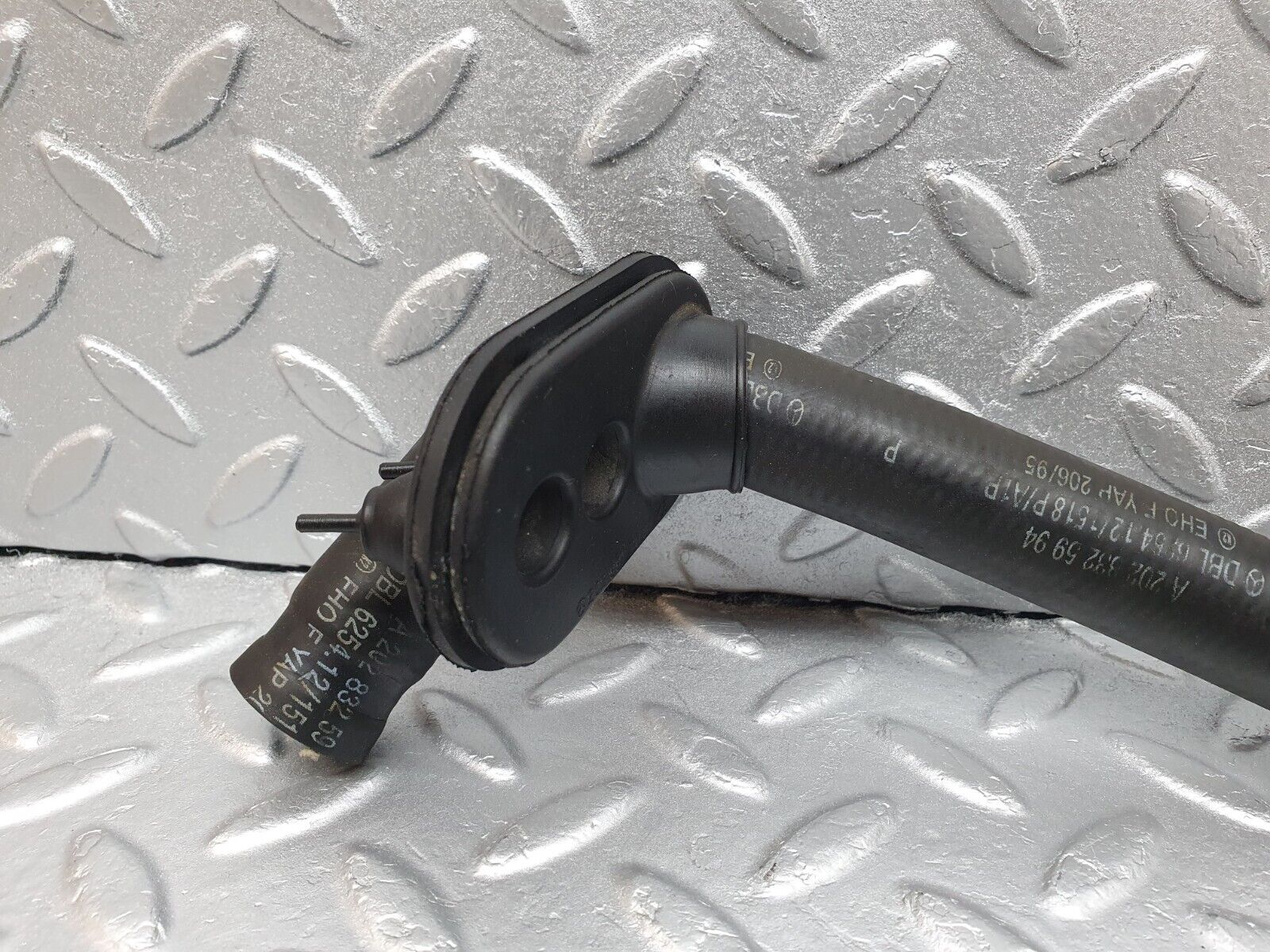 42067 Mercedes-Benz W202 C200 Heater Hose Pipe 2028325994 2028325894 2028325794