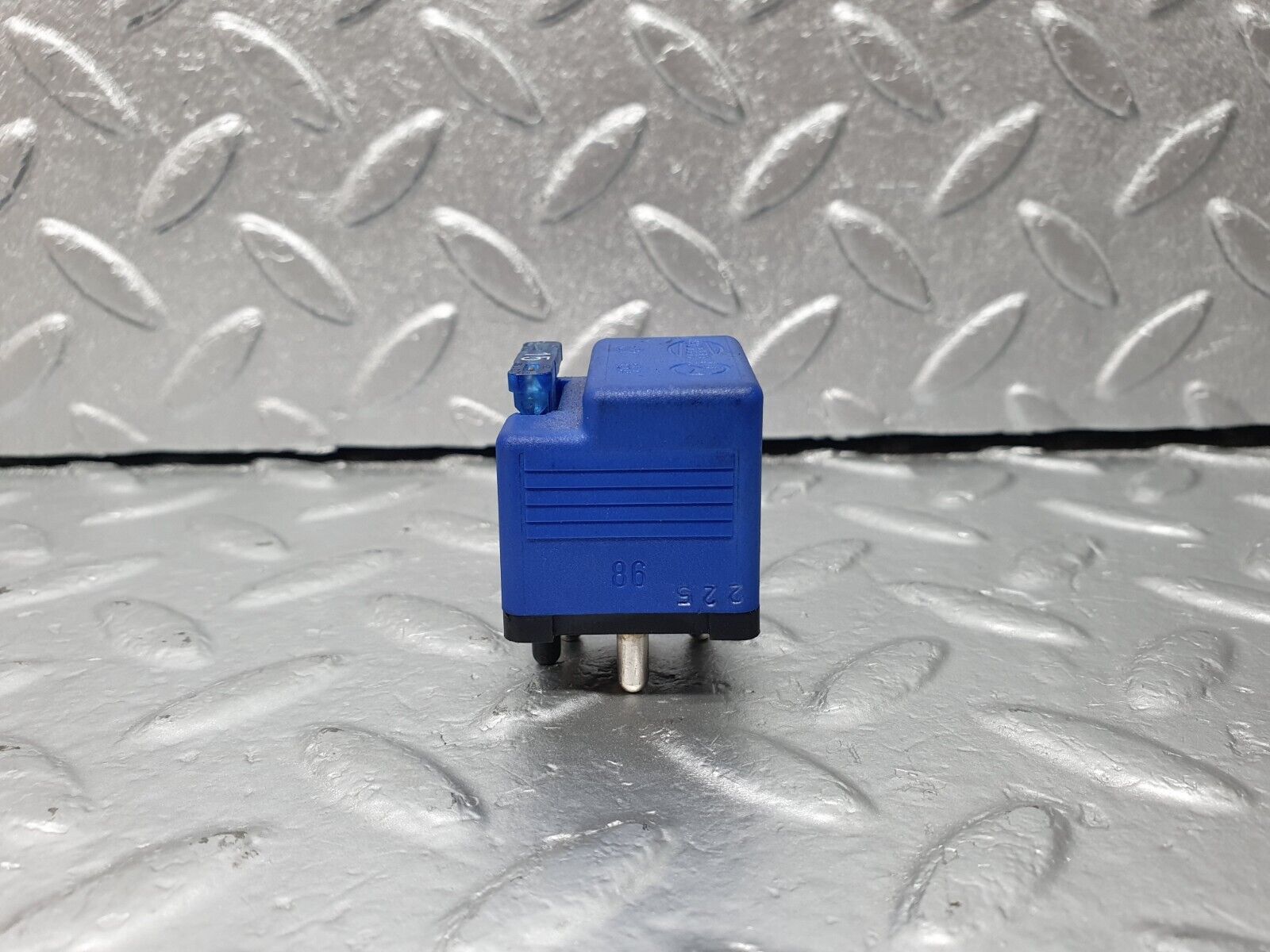 42247 Mercedes-Benz R129 320SL Coupe Auxiliary Relay 0025420119