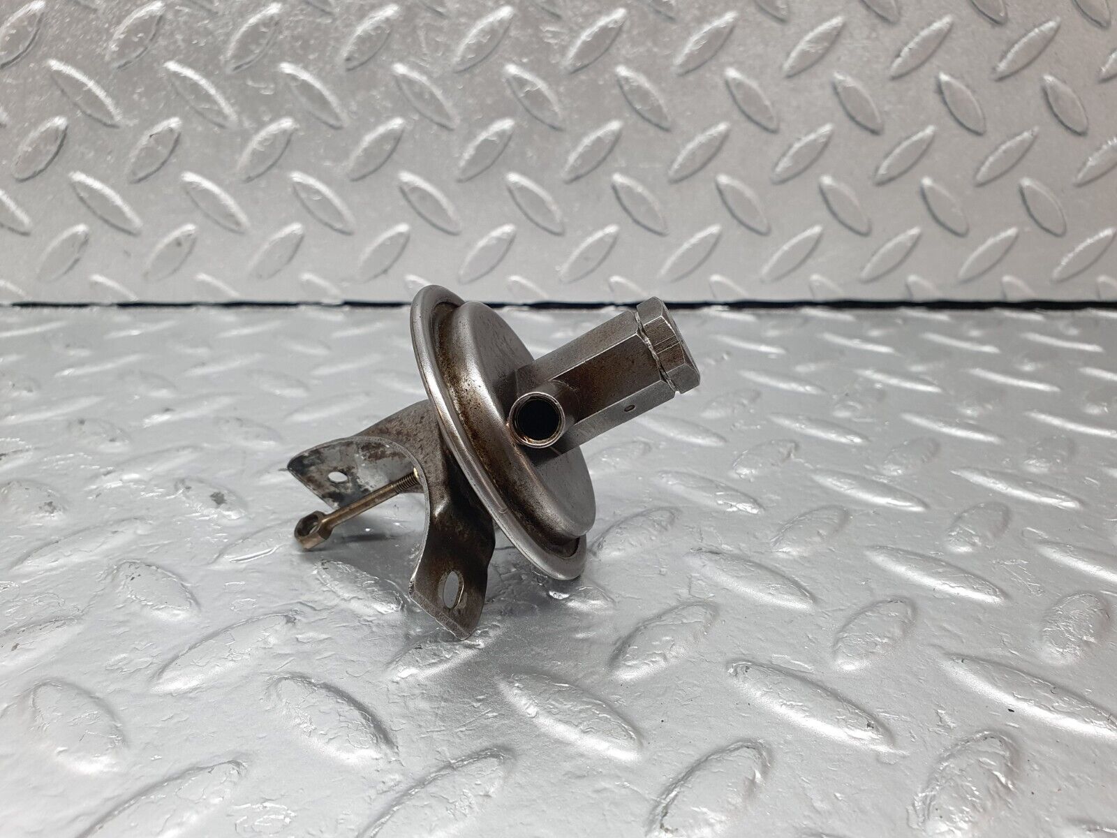 43375 Mercedes-Benz W108 280SE Ignition Distributor Vacuum Control Valve